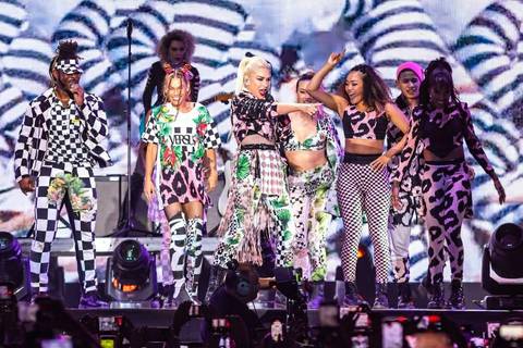 Gwen Stefani cautivó con su espectáculo en el cierre del Festival Tecate Emblema, en México