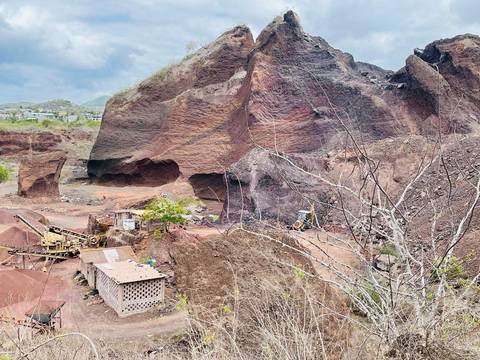 Asambleísta propone la inclusión de Galápagos en la ley de minería para el control de canteras