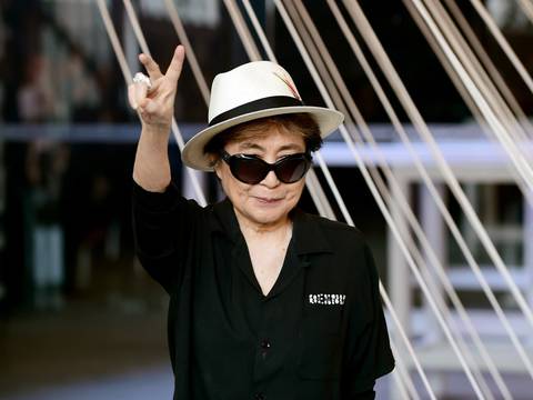 Mal de salud, Yoko Ono cede la gestión de sus millonarios negocios a su hijo, Sean
