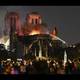 El Vaticano expresó su "incredulidad y tristeza" por el incendio en la Catedral Notre Dame de París