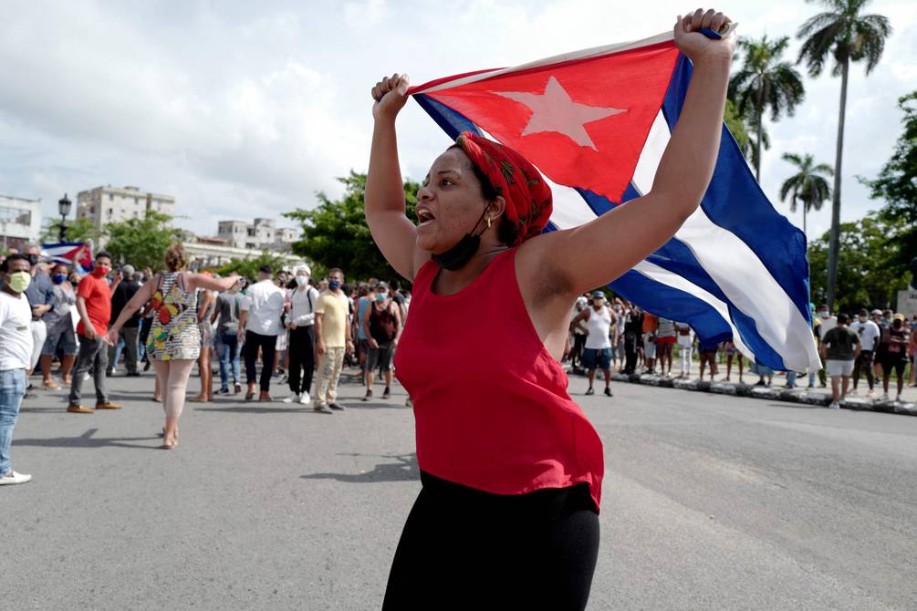 Abajo la dictadura”, dicen los cubanos en inéditas protestas en contra del  gobierno de Miguel Díaz-Canel | Internacional | Noticias | El Universo