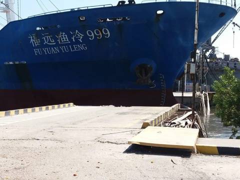 Embarcación china aprehendida en 2017 con pesca ilegal sufrió percance en muelle de Astinave