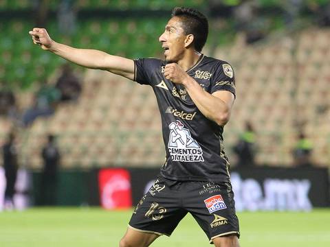 Ángel Mena llega a 50 goles en el fútbol de México