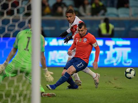 'Perú hizo un gran partido y hay que felicitarlo', dice el volante chileno Gary Medel