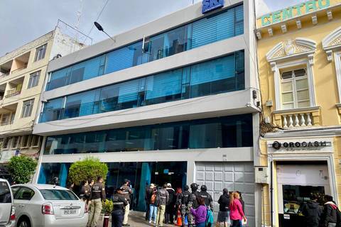 Caso Riesgos: Fiscalía indaga presunto lavado de activos que involucra a funcionarios del SRI de Ambato
