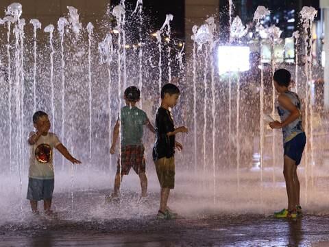Ola de calor deja muertos en Corea del Sur, mientras Irán da dos días libres a sus ciudadanos