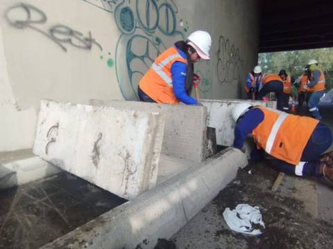 Trabajos para el drenaje de agua pluvial en la Ruta Viva en Quito registran un avance del 75%  