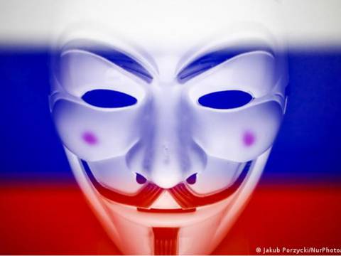 Anonymous afirma haber hackeado canales de televisión rusos para mostrar imágenes de guerra en Ucrania
