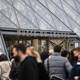 El museo Louvre de París cierra por razones de seguridad ante el temor de un posible atentado