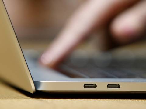 Hackers rusos le piden 50 millones de dólares a Apple para no publicar información anticipada de sus nuevas MacBook