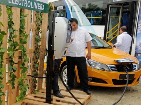 El seguro de autos eléctricos e híbridos  es más caro en Ecuador, pero la venta de estos vehículos va en alza