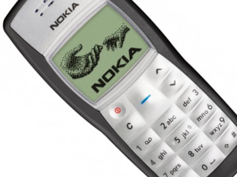 El indestructible Nokia 3210 vuelve renovado con 4G y a un gran precio