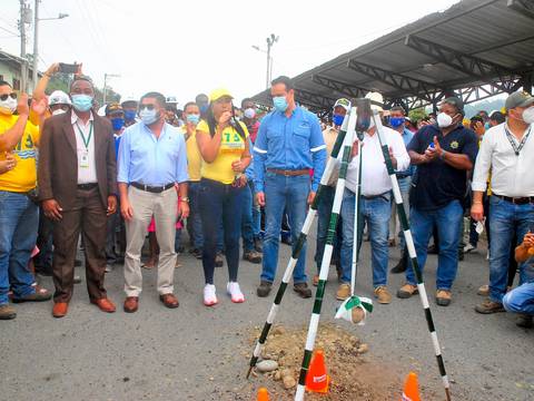 Esmeraldas celebra 173 años de provincialización con el anuncio de tres proyectos viales