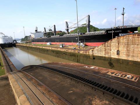 Panamá recibe primeras compuertas para ampliar su canal