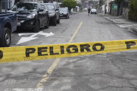 Con aparentes signos de violencia, tres personas fueron halladas muertas en Quito