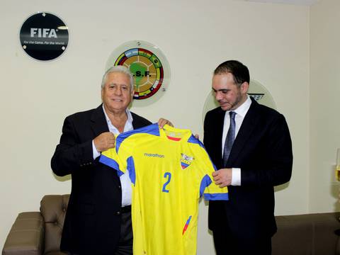 Candidato a presidente de la FIFA visitó a Luis Chiriboga
