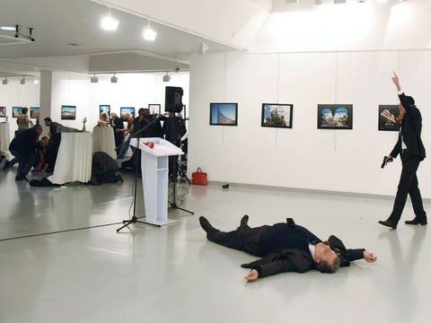 Nuevo video y relato del fotógrafo que presenció asesinato del embajador ruso