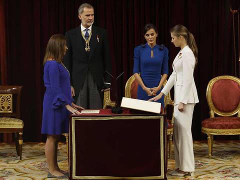 Qué significado tienen las joyas que presumió Letizia durante su llegada a la fiesta privada de la princesa Leonor en el Palacio de El Pardo