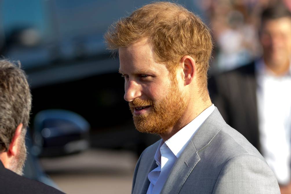 Prince Harry will travel to the United Kingdom to visit his father, King Charles III, after learning of the king's cancer diagnosis  People |  entertainment