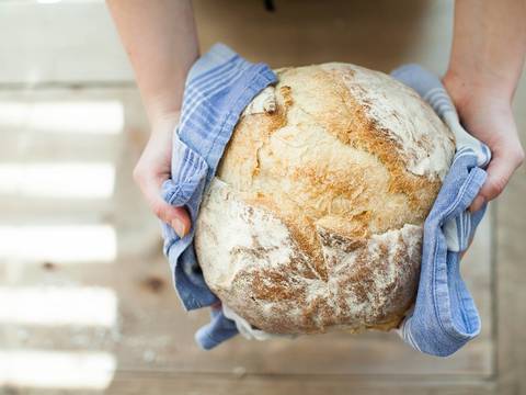 Tribunal desestima como prueba el video de una panadera acusada de hacer “sus necesidades” en un bol de amasar pan y ordena reenganche o indemnización