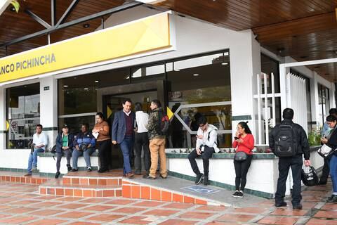 Así será la atención bancaria durante el feriado por la batalla del Pichincha en Ecuador