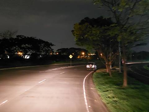 Sectores en penumbra: moradores de zonas del centro y norte de Guayaquil se quejan por falta de iluminación 