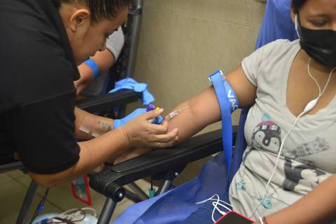 ‘La sangre no es medicamento que se compra, hay que donarla’: campaña para salvar vidas de niños con cáncer y accidentes se realizó en el Francisco Icaza Bustamante 