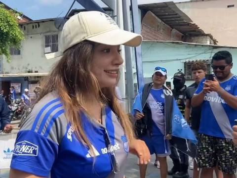 Débora Delgado, hija de José Delgado, enloqueció a fanáticos en el estadio Capwell durante el ‘clásico’