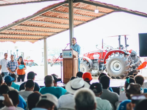 Prefectura inauguró programa para atender a pequeños agricultores de Daule, Santa Lucía, Palestina y Colimes