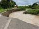 Vía de acceso al relleno sanitario de Machala colapsó por creciente de canal