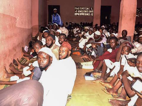 Encerrados y encadenados vivían los jóvenes rescatados de un reformatorio islámico en Nigeria