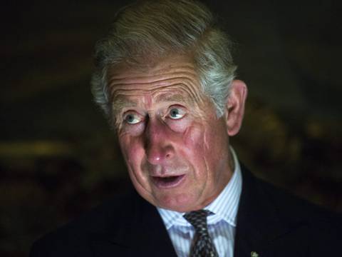El príncipe Carlos critica plan británico de enviar a Ruanda a solicitantes de asilo