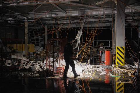 Bombardeo en depósito ucraniano de correos deja seis fallecidos