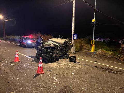 Siniestro de tránsito en Alóag dejó tres fallecidos la madrugada de este sábado, 6 de abril