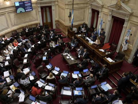 Senado argentino aprobó ley para reestructurar deuda pública