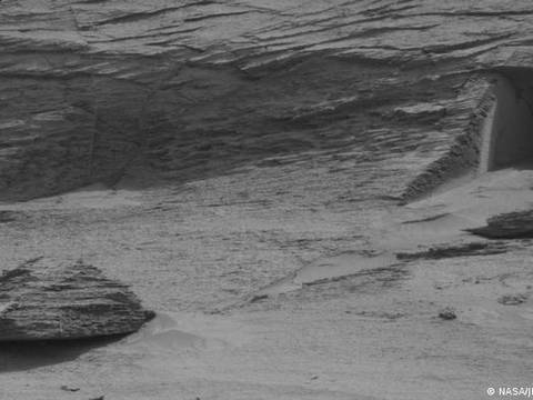 Róver Curiosity de la NASA capta una misteriosa “puerta” en Marte