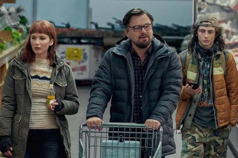 ‘Don’t Look Up’, protagonizada por Leonardo DiCaprio y Jennifer Lawrence, recibe críticas divididas por los especialistas 