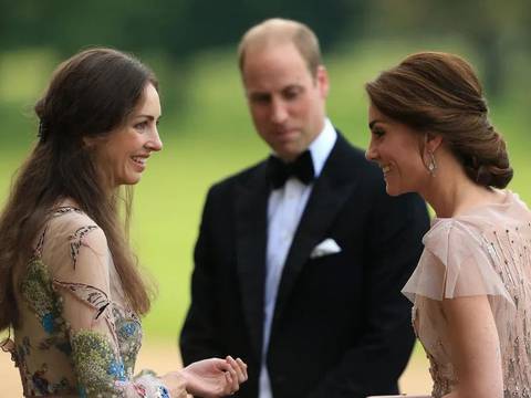 Con vestido vintage y zapatos de la marca favorita de Kate: así lució la supuesta amante del príncipe William en la coronación del rey Carlos III