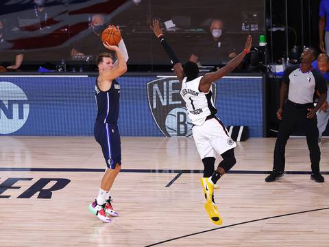 ¡De antología! Doncic firma un triple-doble de récord y un épico triple en el último segundo para colocar el 2-2 en la serie ante Clippers