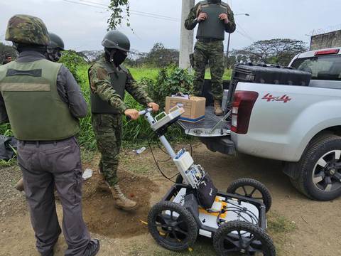 Con qué tipo de robots los militares de Ecuador han encontrado túneles y caletas