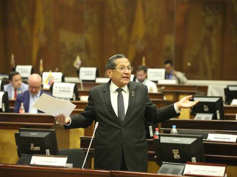Los ecuatorianos empiezan a ‘revisar carpetas’ para elegir asambleístas, pero ¿cuál debe ser el perfil de un buen legislador?