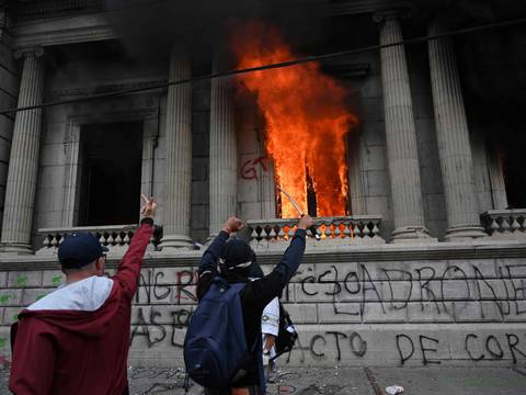 Un polémico presupuesto desató la rabia y el descontento en Guatemala 