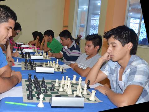 Carlos David Parrales y María Álava ganaron selectivo de ajedrez