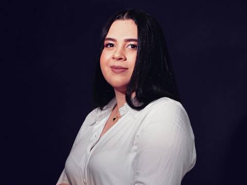 La colombiana Karine Bernal propone un reino al estilo latinoamericano en  ‘El perfume del rey’: esta historia la llevó a hacer ‘match’ con su ‘crush’ editorial