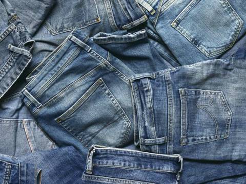 Presta atención a los modelos de jeans que sí puedes usar después de los 50 años, para lucir elegante y a la moda