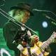 Neil Young retirará su música de Spotify en protesta porque mantienen un pódcast antivacunas