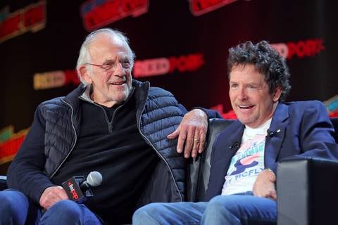 Abrazos, risas y anécdotas marcaron el emotivo reencuentro entre Christopher Lloyd y Michael J. Fox 