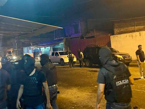Prisión preventiva para cinco presuntos integrantes de Los Choneros detenidos durante allanamientos en tres provincias