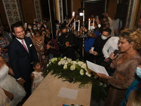 En el Palacio Municipal se casó el vicealcalde de Guayaquil; Jaime Nebot iba a presidir la ceremonia junto a Cynthia Viteri, pero él no llegó