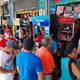 Promociones y activaciones se dan afuera de las librerías de Guayaquil para compra de útiles escolares a horas del inicio de clases en la Costa   